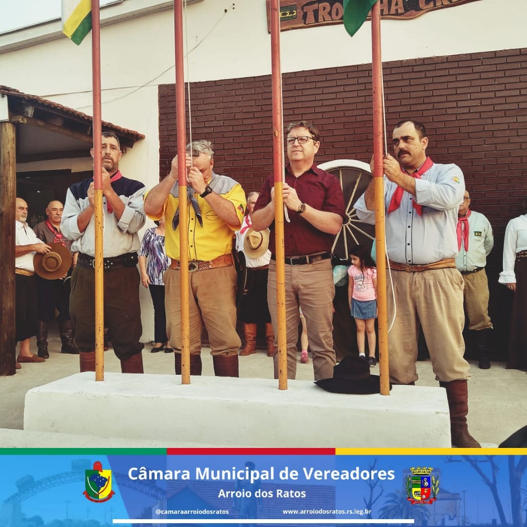No fim de tarde de hoje às 18h00 o Presidente da Câmara Municipal de Vereadores de Arroio dos Ratos Dilson Lemos, os Vereadores (a) Neida Lima e Osmar Didoliche, participaram do encerramento da Semana Farroupilha em frente ao CTG Tropilha Crioula.